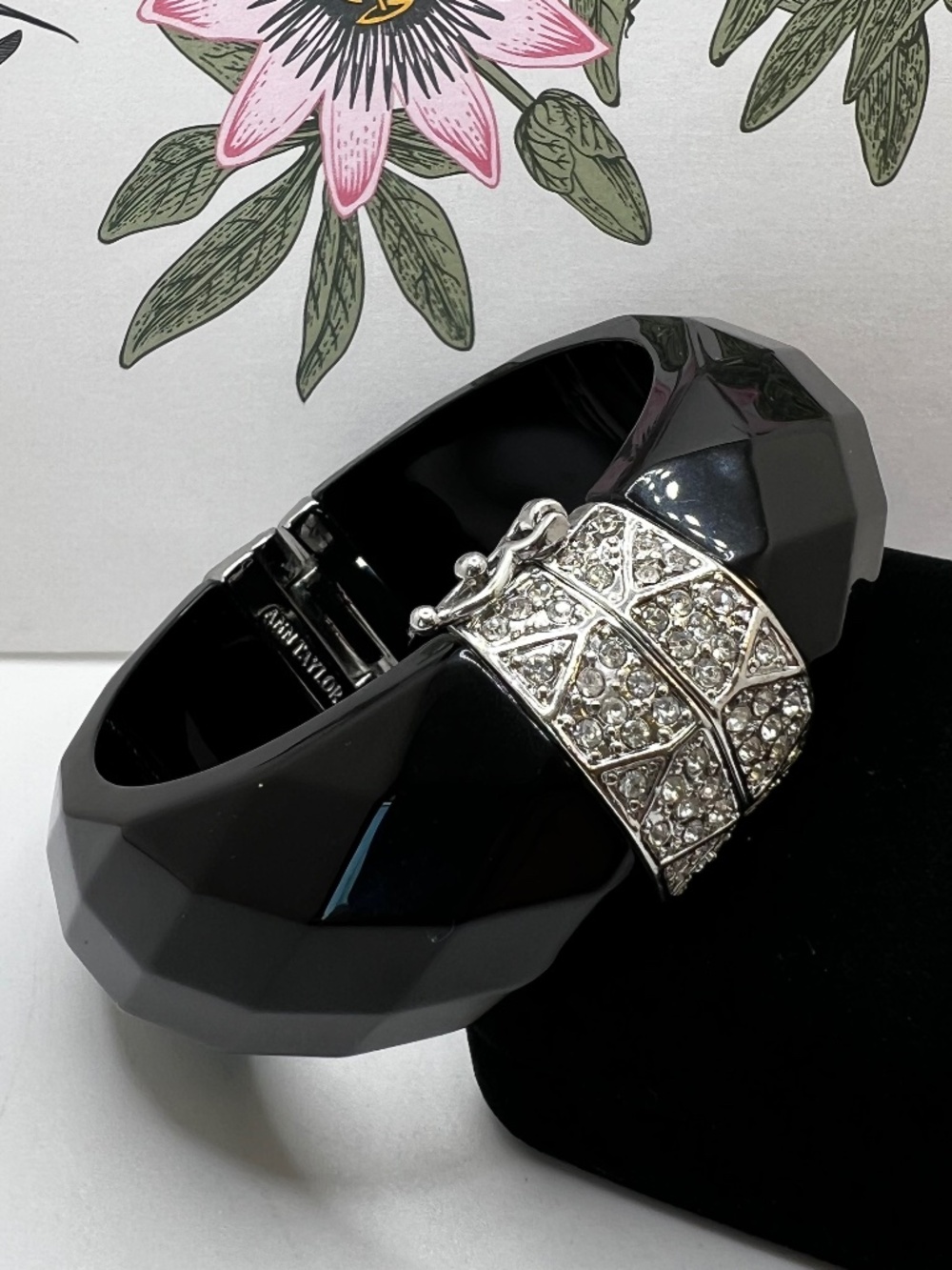 Ann Taylor Black Acrylic Chunky Hinged Bracelet